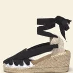 Alpargata tradicional Pinxo T. El modelo favorito de Salvador Dalí, alpargata de cuña de unos 6 centímetros, con cintas negras que se atan a la pierna.