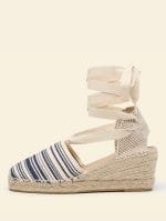 Alpargata de mujer cuña alta de 6 centímetros en color Rayas #1 con cintas, hecha a mano en España.