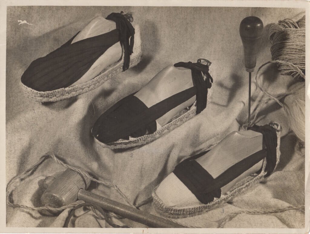 Alpargatas tradicionales La Manual Alpargatera 1940 Barcelona Spain
